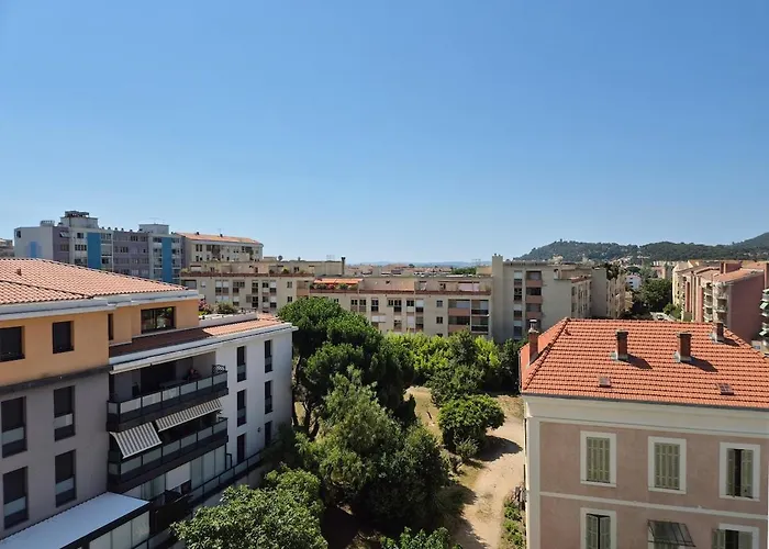 Centre-ville, Rue Michelet, Wifi *